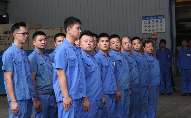 章丘豐源機(jī)械有限公司員工展示.jpg 章丘豐源機(jī)械有限公司員工展示